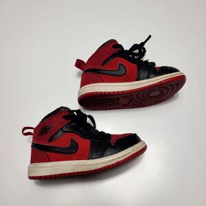 Nike Air Jordan Retro 1 Mid Banned Kids Size 6C Black 640735-610 Red